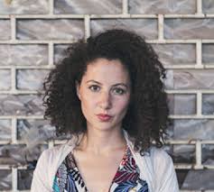 «Ces mots qui se lient et racontent l’histoire comme un film choral»