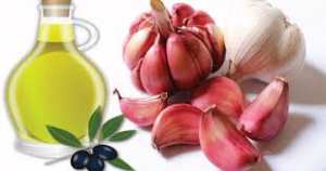 الثوم وزيت الزيتون