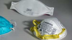 ارتداء الكمامة الطبية حل فعّال للحد من انتشار COVID-19