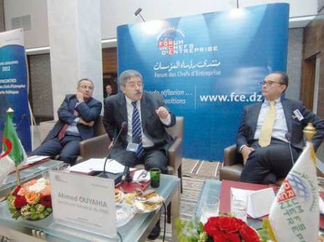 Ouyahia répond aux interrogations du patronat                                    En marge de la présentation du programme économique de son parti