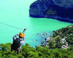 Béjaïa - Un mur d’escalade et une tyrolienne en perspective