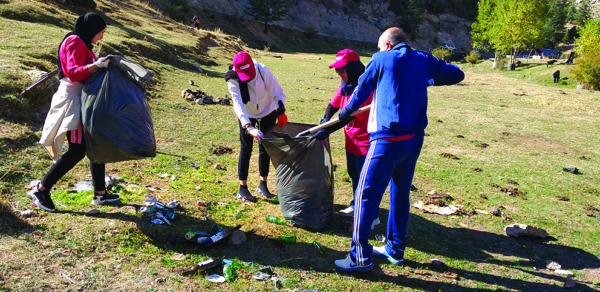 Algérie (Parc national du Djurdjura) - Les agences de voyages au secours de la nature: Grande campagne de nettoyage à Tikjda