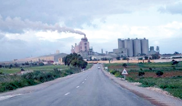 LUTTE CONTRE LA POLLUTION À AÏN TÉMOUCHENT: L’APW réclame la fermeture de la cimenterie de Béni Saf