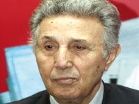 Il a été le premier président de l'algérie indépendante                                    Ben Bella est mort