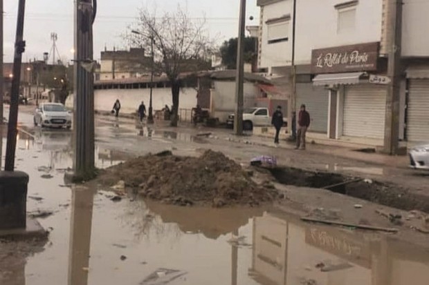 ELLE EST TOMBÉE DANS UNE DÉLIQUESCENCE EXTRÊME El-Milia, un champ de ruines