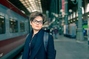 Planète - Europe/France: Lucie Pinson obtient des promesses de la finance française  Sortir de l'énergie du charbon