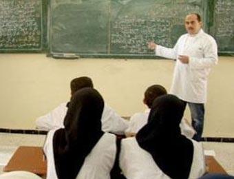 تلاميذ ثانويتي بوقاسمي وزميرلي يطالبون باحترام إنسانيتهم                                    احتجوا أمام مدخل مديرية التربية لولاية المدية