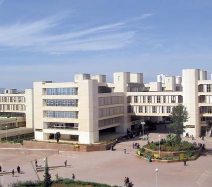 طلبة من دون بكالوريا ولا معدلات يدرسون في معهد الطب بوهران                                    شكوك حول تستر الإدارة على حالات مشابهة