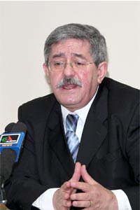 « Un tournant important pour le développement et la stabilité du pays »                                    Ouyahia