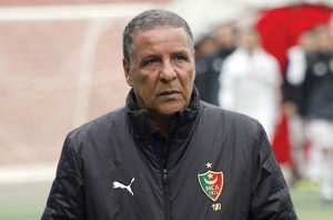Alger (Football) - ABDELKADER AMRANI, ENTRAÎNEUR DU MCA “Le Mouloudia vise toujours les titres”