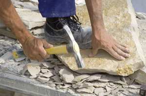 T'kout (Batna) - LA SILICOSE A FAIT 205 MORTS PARMI LES TAILLEURS DE PIERRE : LE MÉTIER MORTIFÈRE