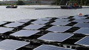 Planète (Asie) - Singapour bâtit des fermes solaires sur l'eau faute d'espace