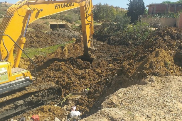 Oued Sly (Chlef) - APRÈS LES DERNIÈRES CRUES MORTELLES ENREGISTRÉES À CHLEF: Vaste opération de curage de l’oued Meknassa