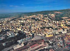 ميزانية ب 2040 مليار سنتيم لم تخرج سكيكدة من أزماتها                                    تعتبر ثاني أغنى بلدية في الجزائر