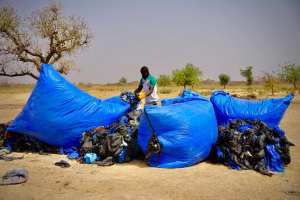 Planète (Afrique) - Au Burkina Faso, le système D des habitants pour lutter contre le fléau des déchets plastiques