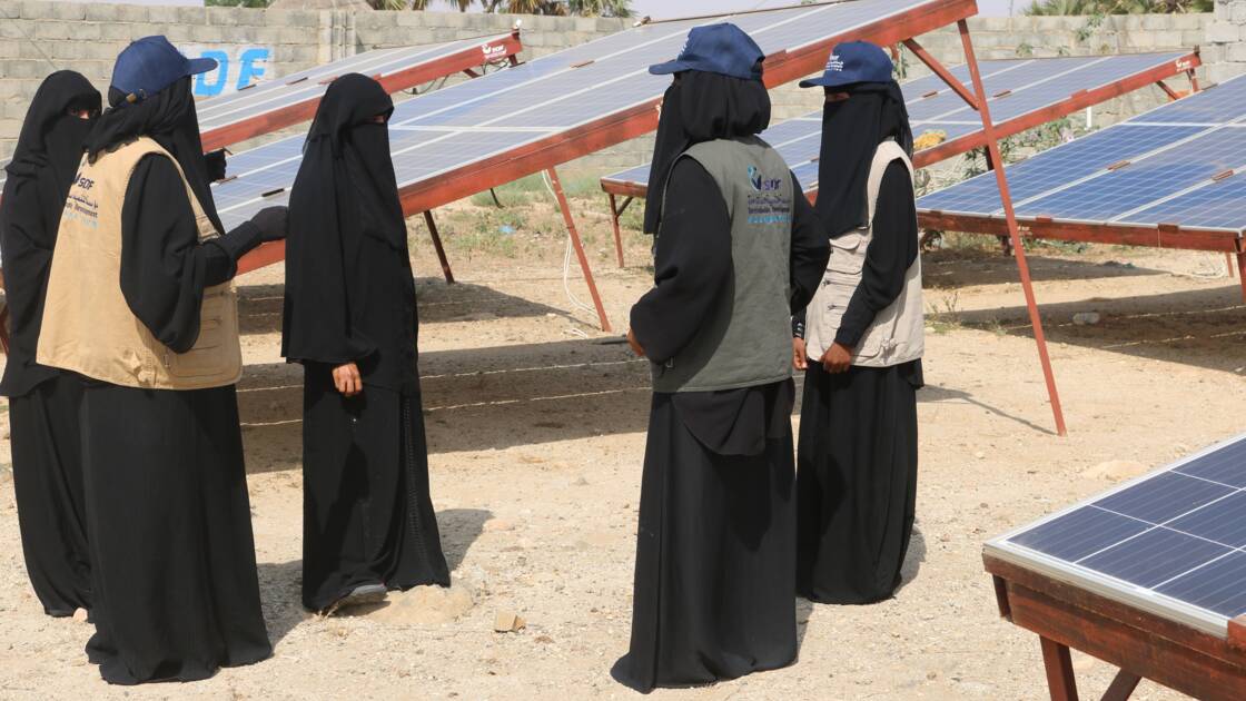 Planète (Asie) - Au Yémen, des femmes apportent l'énergie solaire dans leurs villages