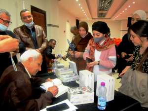 Café littéraire de Biskra : Lazhari Labtar présente Hiziya, princesse d’amour des Ziban