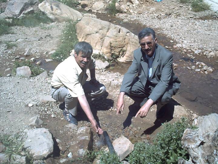 نزهزة مع الاصدقاء في الطبيعة.