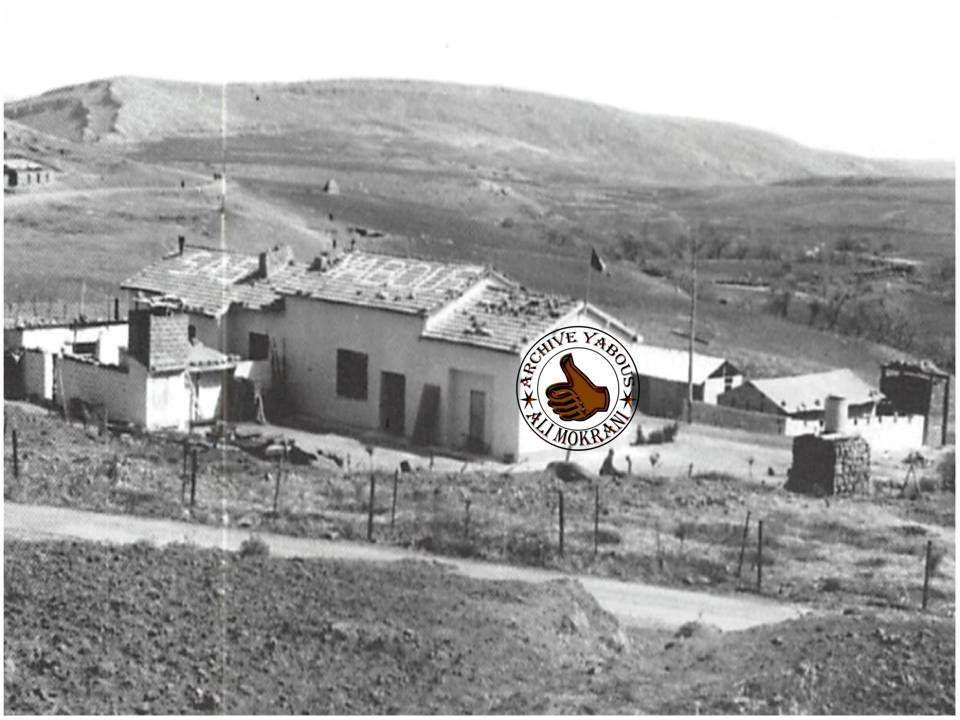 المدرسة القديمة بيابوس التي حولت اثناء الثورة الى المكتب الاداري المتخصص المعروف ب SAS