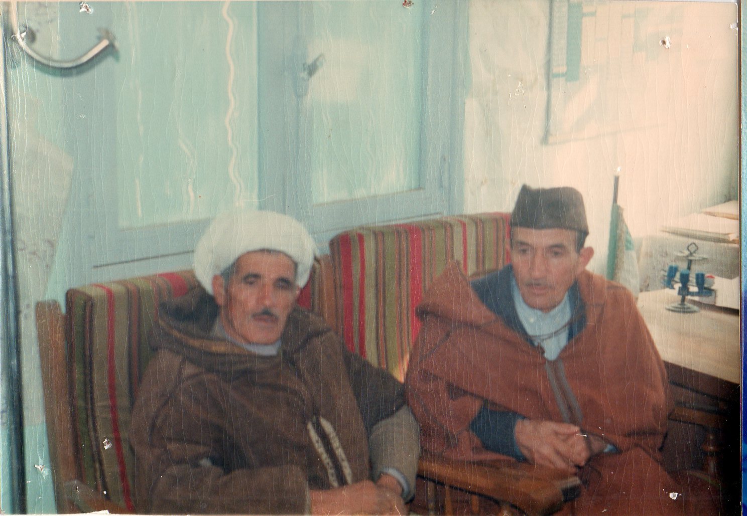 رجال صنعوا التاريخ وجال جاء بهم التاريخ.