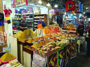 Maghnia : Des milliers de visiteurs à la foire des épices Engouement notable pour la foire aux épices de Maghnia