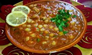 El Oued: la Doubara, un plat populaire très prisé en période estivale