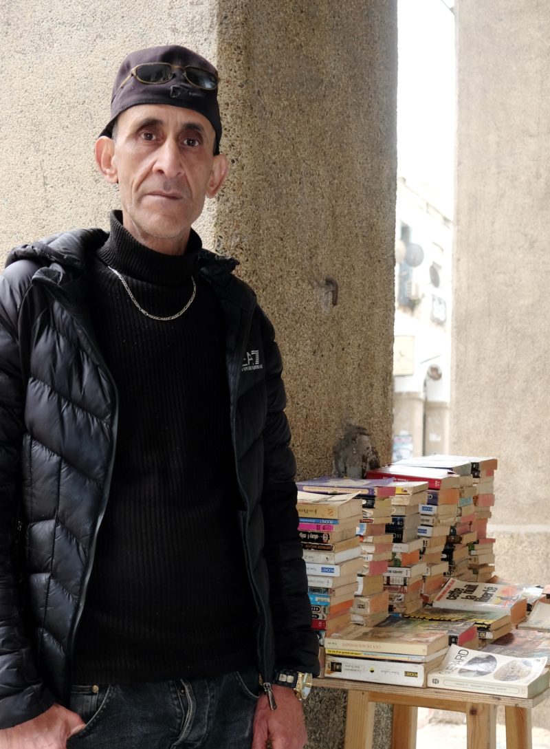 Skikda - Jalil Boudrouma. Unique bouquiniste de Skikda: «J’aime regarder les gens lire»