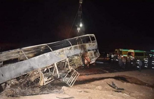 Planète (Afrique) - Egypte 20 personnes tuées dans une collision entre un bus et un camion