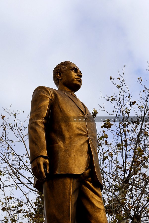 Ben Bella : l'homme, le mythe et l'histoire