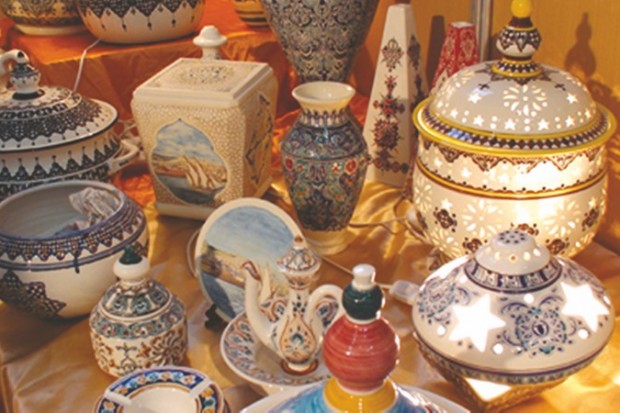 LA DINANDERIE DE CONSTANTINE, LA PORCELAINE DE BIDER, LES TAPIS DE GHARDAIA ET D’ATH HICHEM : Un patrimoine traditionnel sur la voie de protection