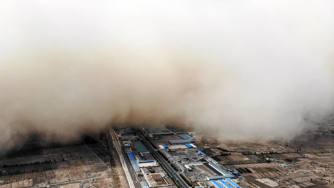 Planète (Asie) - Chine: une immense tempête de sable 