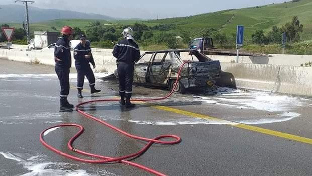 Dra Ben Kedda (Tizi Ouzou) - Une voiture prend feu, le chauffeur décède