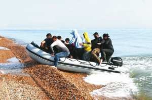 Planète (Europe) - 30 EMBARCATIONS DE HARRAGA DÉBARQUENT EN 48 HEURES À ALMERIA: Ruée vers l’Espagne