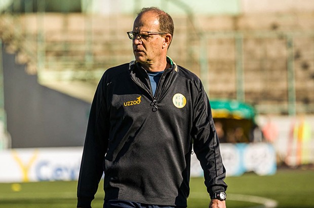 Tizi Ouzou (Football) - DENIS LAVAGNE, ENTRAÎNEUR DE LA JS KABYLIE: “NOUS RÊVONS DE DISPUTER LA FINALE AFRICAINE”