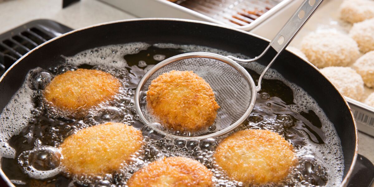 Huile de friture : Les précautions à prendre pour éviter les brûlures