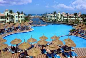 السعودية تعلن استعدادها للاستثمار في قطاع السياحة بالجزائر