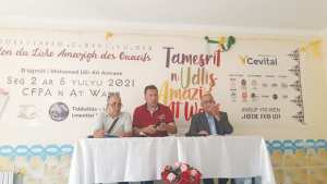 1ER SALON NATIONAL DU LIVRE AMAZIGH DES OUACIFS LE LIVRE VOYAGE DANS LES MONTAGNES