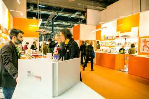 Foire internationale ArtsLibris à ARCOmadrid (Espagne) L’artiste Mohamed Benhadj «délivre» à Madrid