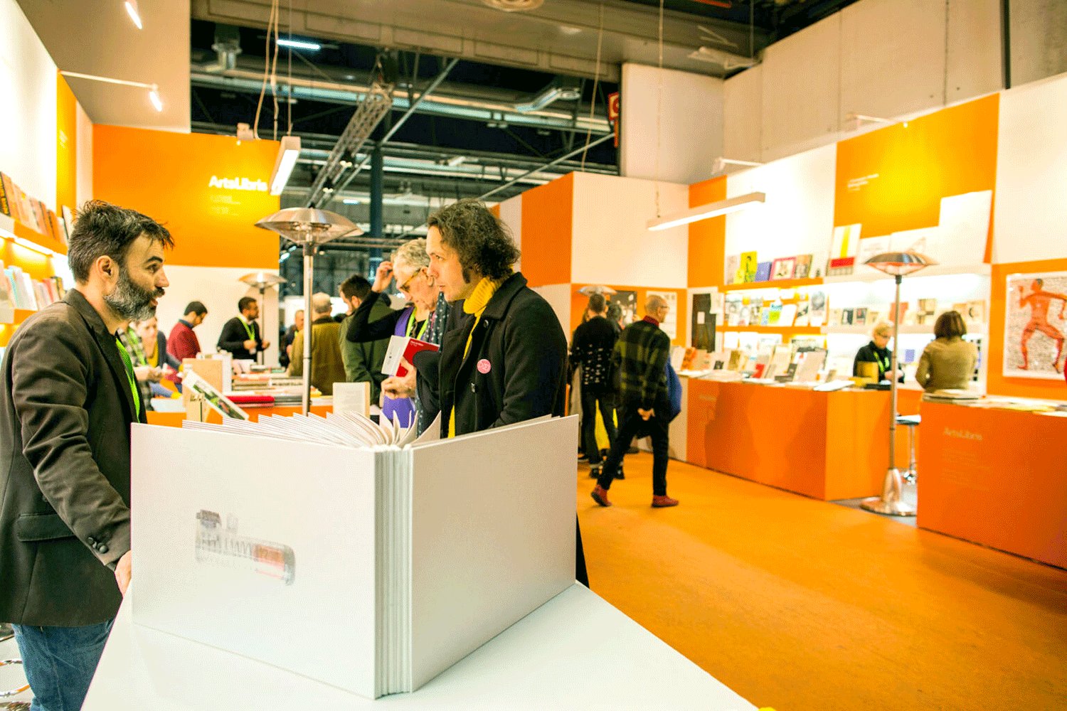 Foire internationale ArtsLibris à ARCOmadrid (Espagne) L’artiste Mohamed Benhadj «délivre» à Madrid