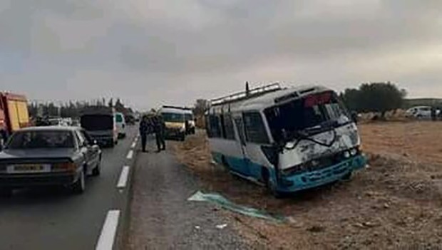 BOUZEDJAR (AÏN TÉMOUCHENT) - Un minibus se renverse et fait 12 blessés