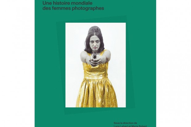 PARUTION DU LIVRE “UNE HISTOIRE MONDIALE DES FEMMES PHOTOGRAPHES” L’Algérie représentée par la photoreporter Louiza Ammi