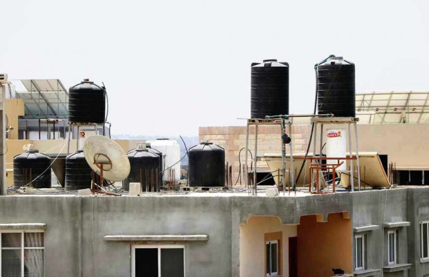 Algérie (Relizane) - Les réservoirs d’eau défigurent les immeubles