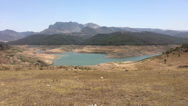 لأول مرة منذ 20 سنة.. سدود فارغة وأزمة مياه بفعل التغيرات المناخية في الجزائر