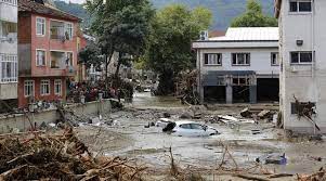 Planète (Europe/Asie) - Turquie: Le bilan des inondations, dans le nord du pays, grimpe à neuf morts