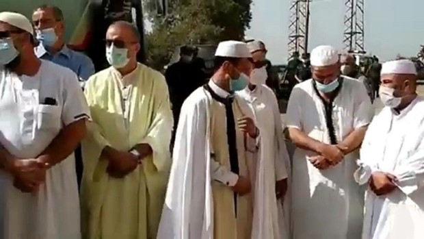 Miliana (Aïn Defla) - RECUEILLEMENT À LA MÉMOIRE DU JEUNE ASSASSINÉ: Ath Irathen chez Bensmaïl à Miliana