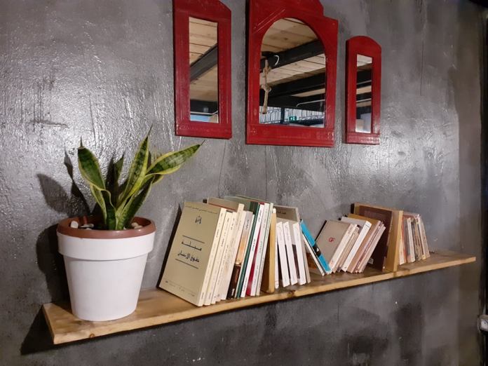 Au café littéraire « Al Rûmi », la culture rencontre le grand public