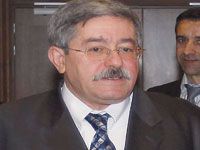 OUYAHIA À TIARET                                    'Les élus sont le pivot du développement local