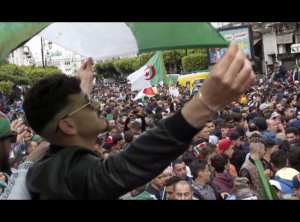 Toute l'Algérie du monde : Un film de Malek Bensmaïl