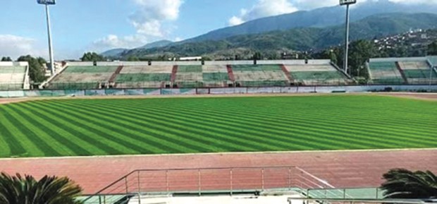 Blida (Football) - ÉTAT DE LA PELOUSE DU STADE MUSTAPHA-TCHAKER: Du léger mieux !