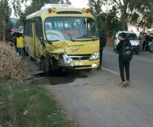Azeffoun (Tizi Ouzou) - 2 morts et 7 blessés dans une collision entre un véhicule léger et un bus scolaire